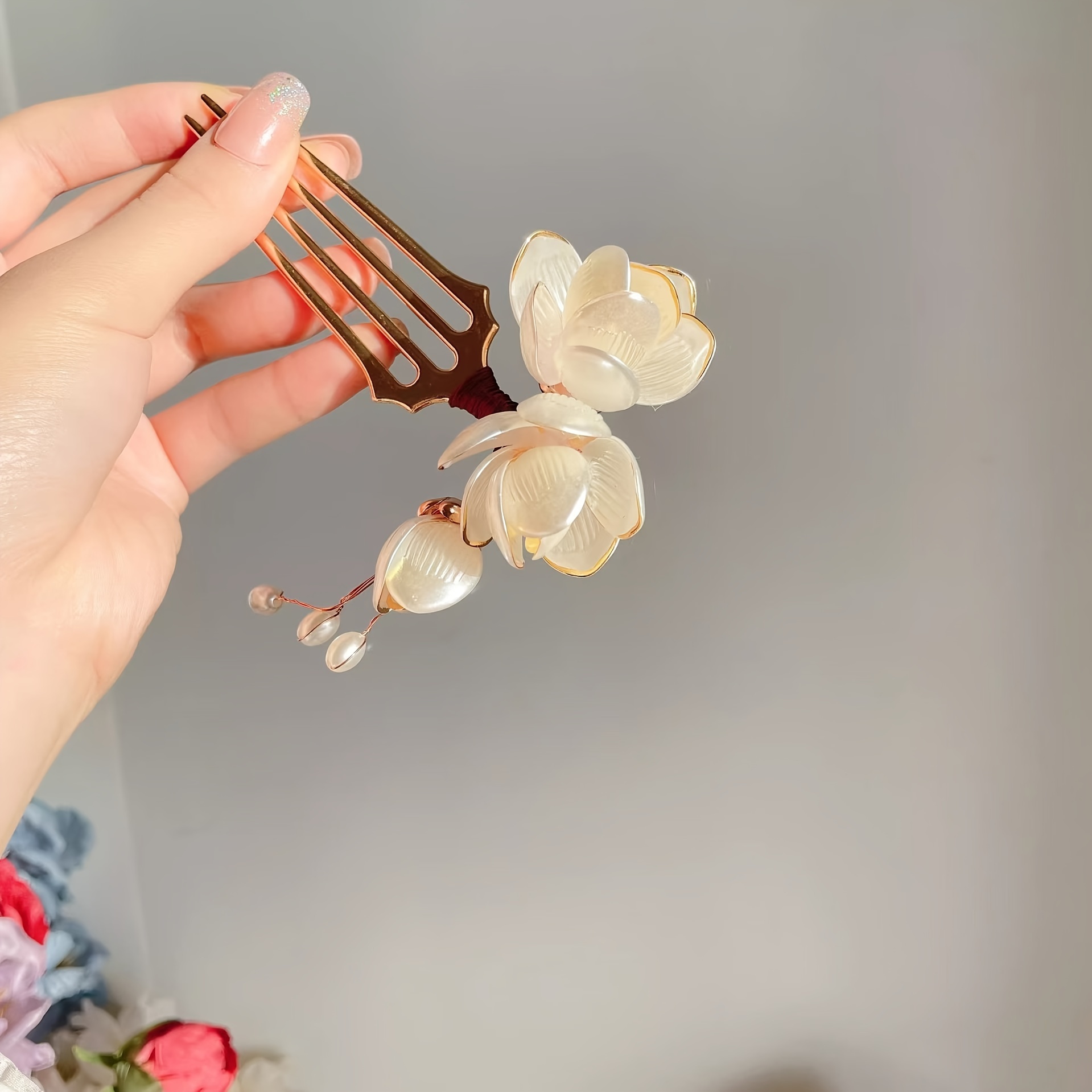 Tech Accessories Women - Chinese Style Shell Magnolia Flower Hair