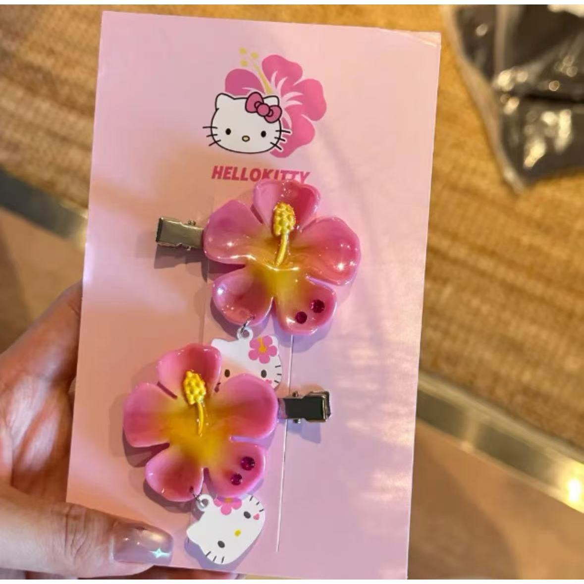 Kawaii Sanrio Hello Kitty Flow - Tech Accessories Women review and price