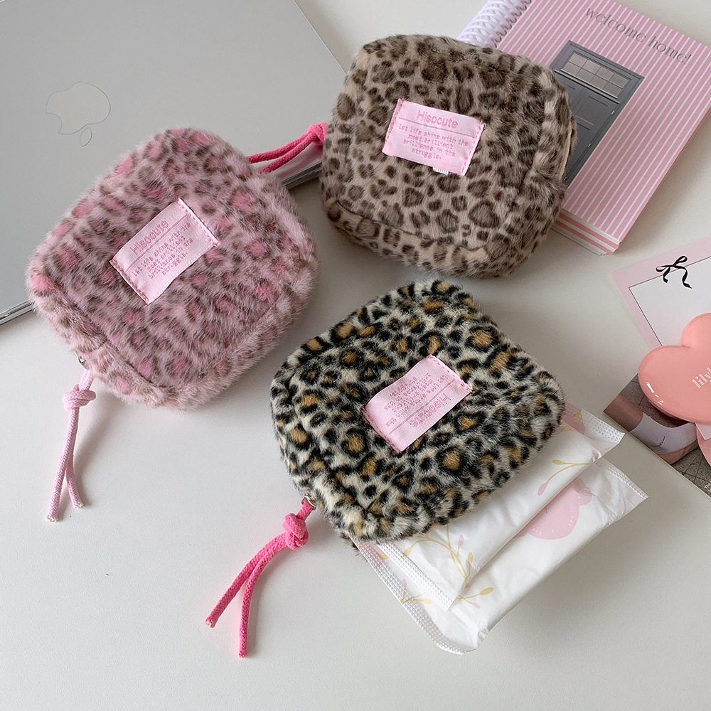 1pc Fashion Retro Plush Square - Tech Accessories Kit review and price